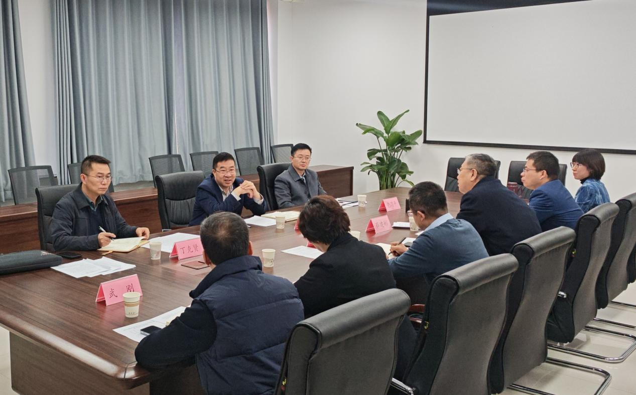 微电子现代产业学院党委召开2025年度民主生活会