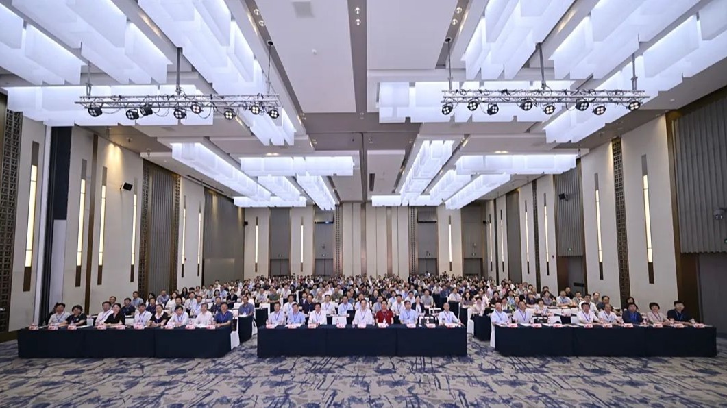 微电子现代产业学院教师赴银川参加 2025年全国高校电子信息专业建设论坛